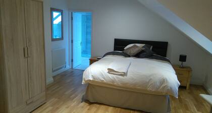 Homeside Silverstone B&B