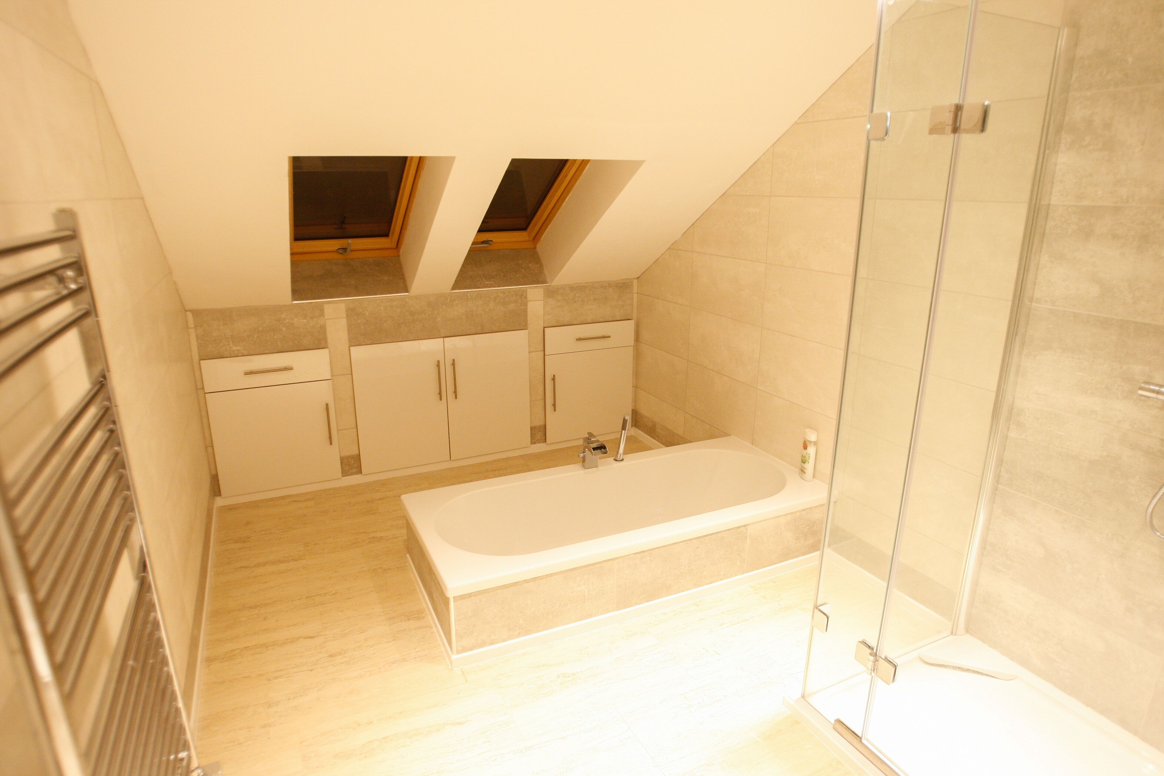 Phòng dành cho gia đình | Phòng tắm | Máy sấy tóc, khăn tắm 