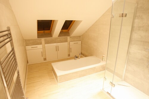 Homeside Silverstone B&B