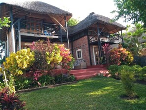 Cottage | Property grounds - Impeccable 3-bed Cottage in Cape Maclear (Monkey Bay)