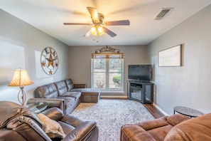 TV, fireplace, DVD player