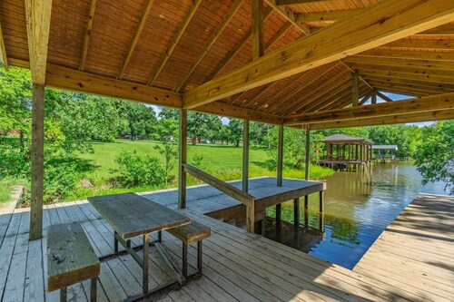 Lake Fork Waterfront Guest House W/ Pool and Dock