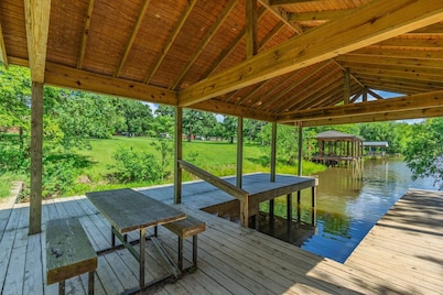 Lake Fork Waterfront Guest House W/ Pool and Dock