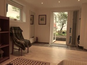 标准公寓 | 客厅 | 智能电视、流媒体服务