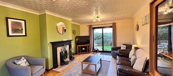 Ty'n Rardd Farmhouse Mountain Views, Secure Garden