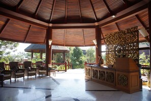 Lobby - Pristine Lotus Spa Resort Inle (Nyaungshwe)