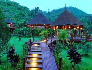 Dining - Pristine Lotus Spa Resort Inle (Nyaungshwe)