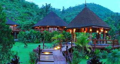 Pristine Lotus Spa Resort Inle