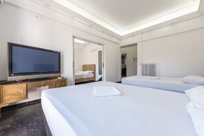 3 室のベッドルーム、アイロン / アイロン台、WiFi、ベッドシーツ