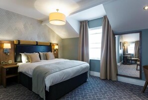 Room - The Greyhound by Wetherspoon (Bridport)