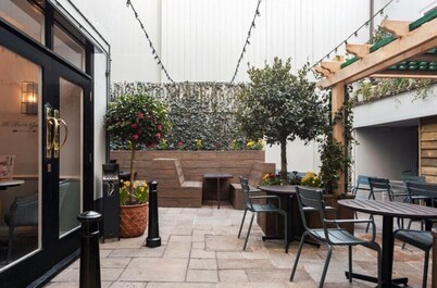 威瑟斯彭灰狗飯店