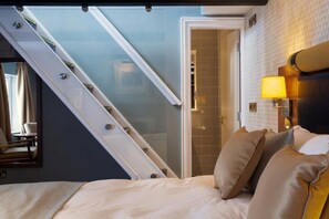 Room - The Greyhound by Wetherspoon (Bridport)