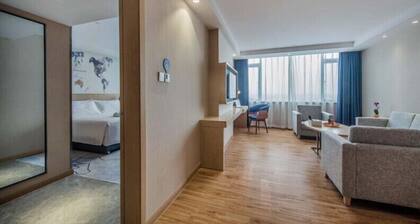Kyriad Hotel Dongguan Shijie Daxin Jiangbin New City