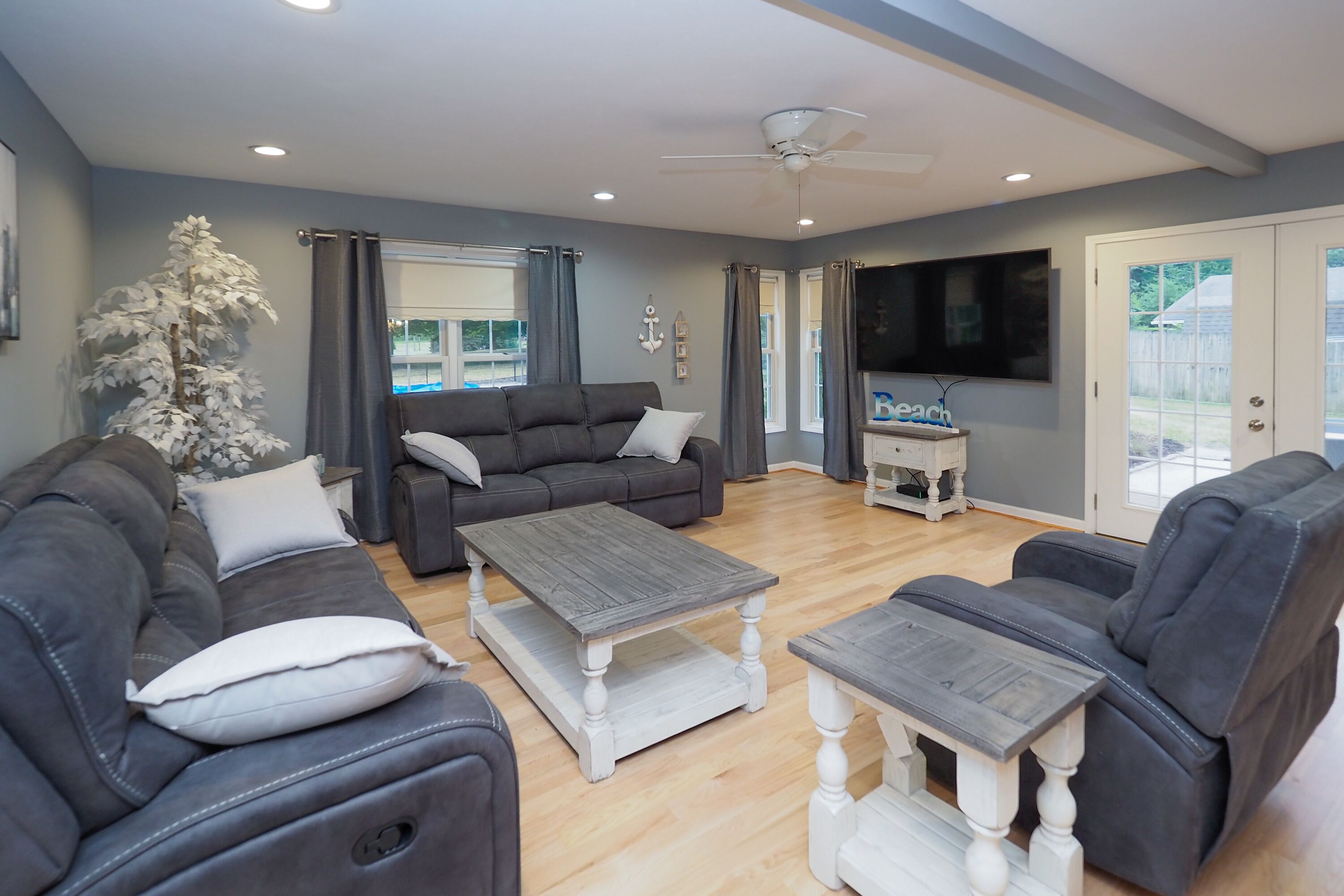 Smart TV, chimenea y tenis de mesa 