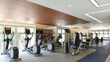 Apartamento, várias camas | Sala de fitness