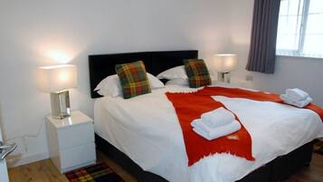 Cottage | 1 bedroom, travel cot, free WiFi, bed sheets