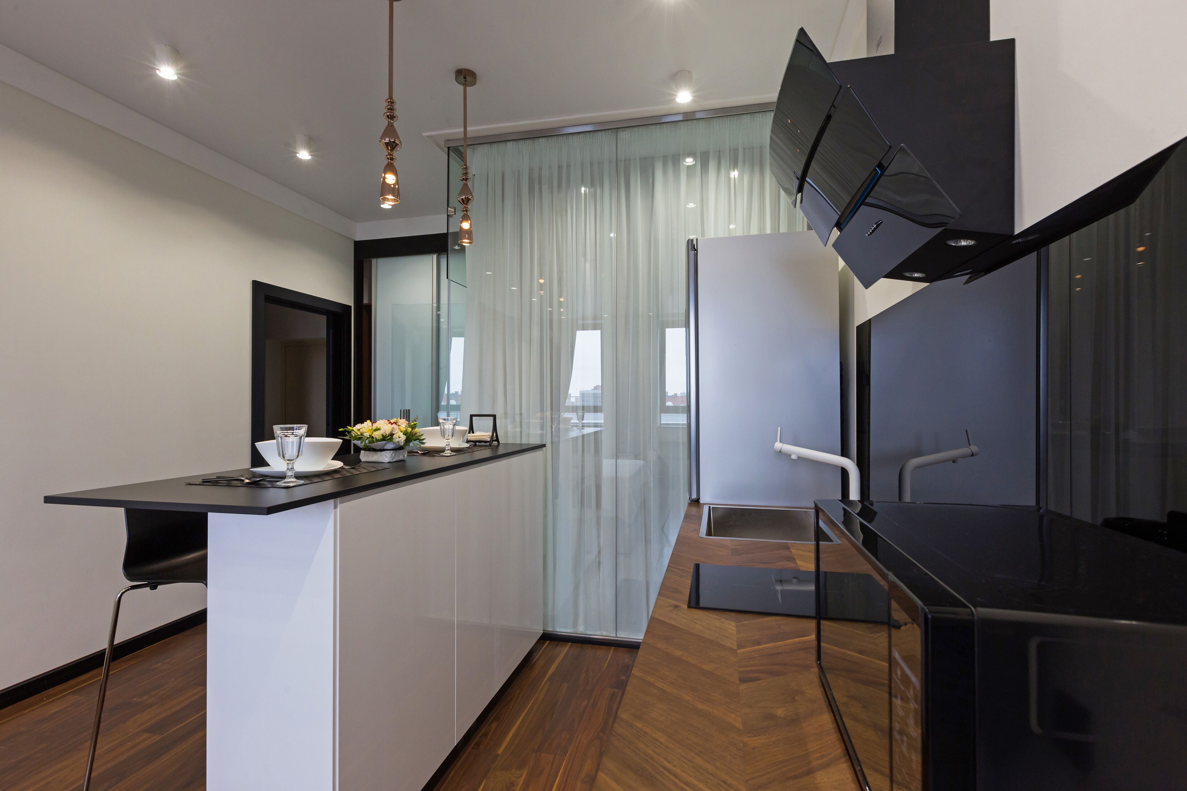 Deluxe-huoneisto | Yksityinen keittiö | Täysikokoinen jääkaappi, mikroaaltouuni, vedenkeitin, paistolaatta