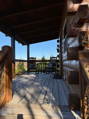 Terrace/patio - The War Admiral at Jayell Ranch (Sevier County)