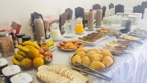 Breakfast buffet - Hotel Mar Navegantes (Balneario Pinhal)