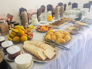 Petit déjeuner en libre-service compris tous les jours