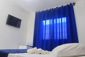 Habitación económica con 2 camas individuales | Minibar, wifi gratis, ropa de cama