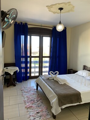 스탠다드 트윈룸 | 미니바, 무료 WiFi, 침대 시트