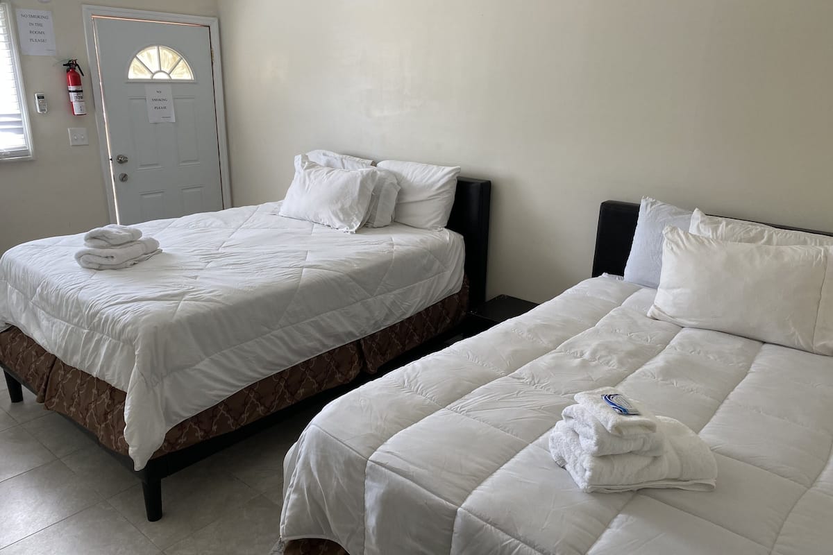 Economy Cabin | In-room safe, iron/ironing board, free WiFi