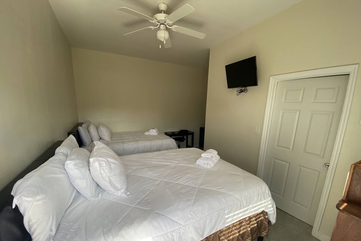 Basic Double or Twin Room, 1 Double Bed | In-room safe, iron/ironing board, free WiFi