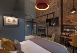 防敏寢具、獨特設計、書桌、手提電腦工作空間