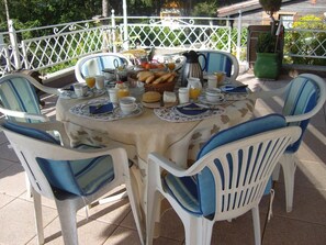 Gratis frukostbuffé varje dag