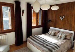 2 habitaciones, tabla de planchar con plancha, wifi y ropa de cama 