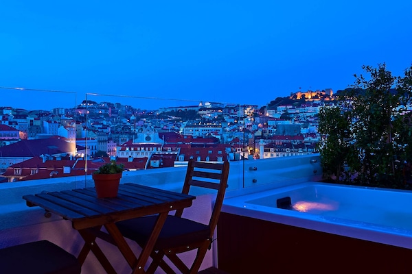 Deluxe Double Room, Balcony , Jetted Tub (3) | Banheira de hidromassagem particular