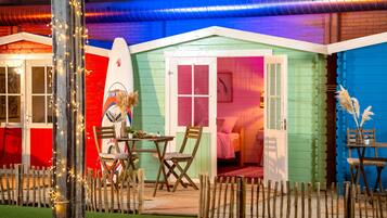 At the Beach (Ground floor or first floor) | Individueel gedecoreerd, individueel gemeubileerd, gratis wifi