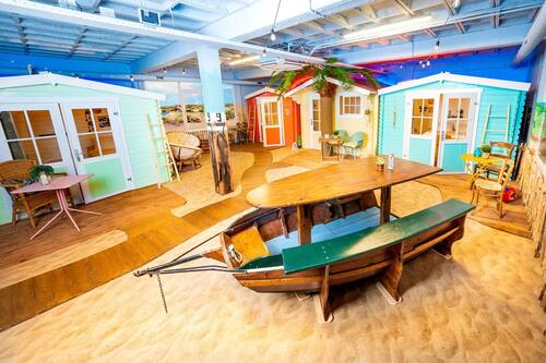 At the Beach (Ground floor or first floor) | エジプト綿のシーツ、高級寝具、WiFi (無料)、客室ごとに異なる装飾