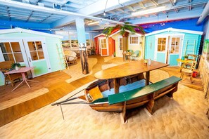 At the Beach (Ground floor or first floor) | Décoration personnalisée, ameublement personnalisé, Wi-Fi gratuit