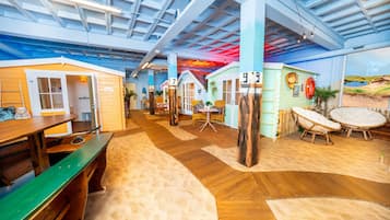 1 habitación, decoración personalizada y muebles diferentes