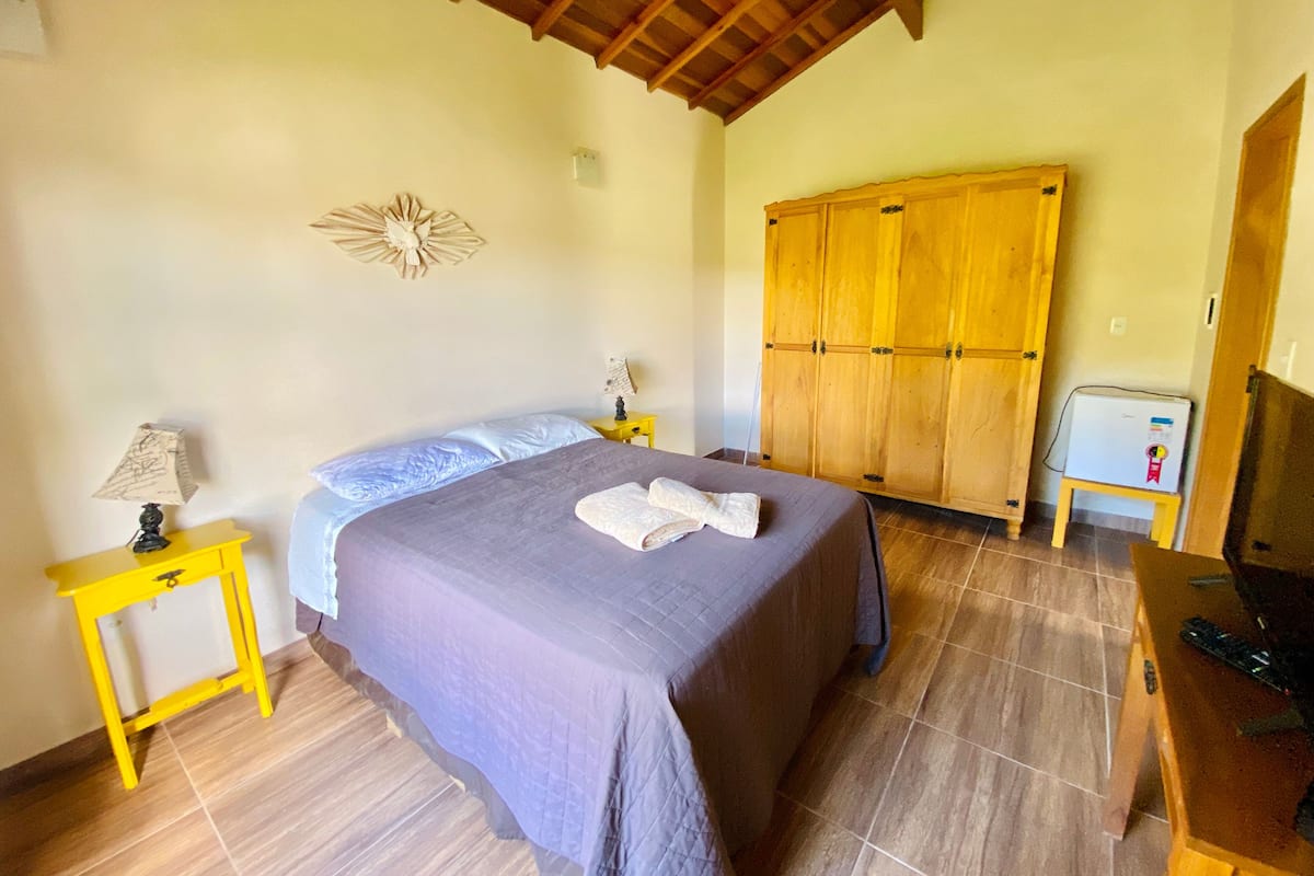 Deluxe Cottage | Individually decorated, individually furnished, bed sheets