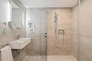 Shower, towels