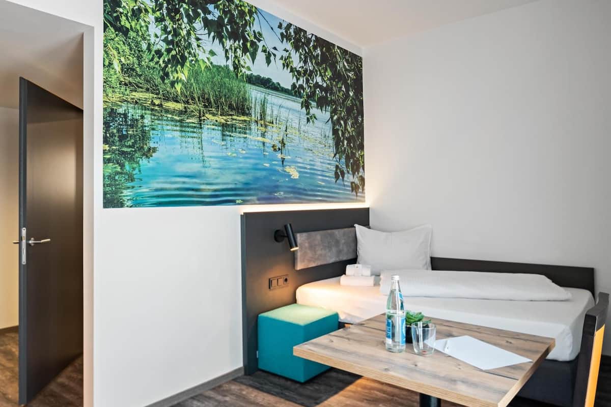 premium bedding, in-room safe, desk, soundproofing