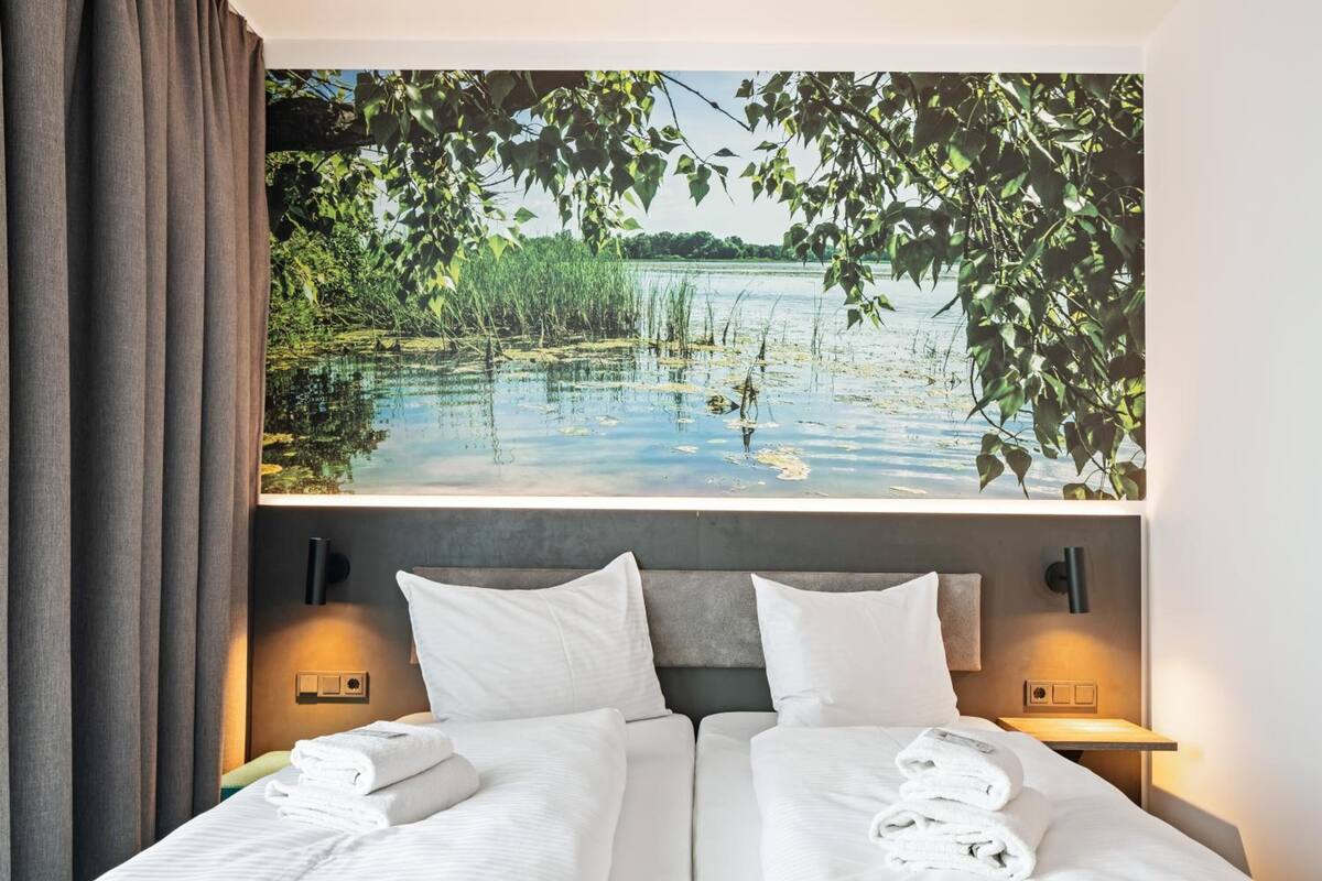 premium bedding, in-room safe, desk, soundproofing