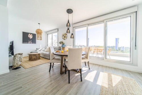 Le Mirage 5 | Sunset Penthouse Luxury Sea View Resort Parking