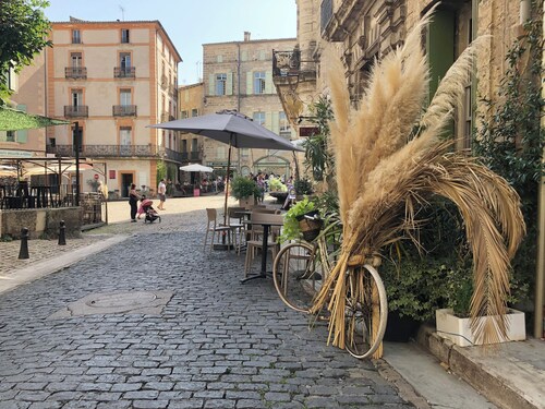 A cocoon for two in the heart of old Pézenas