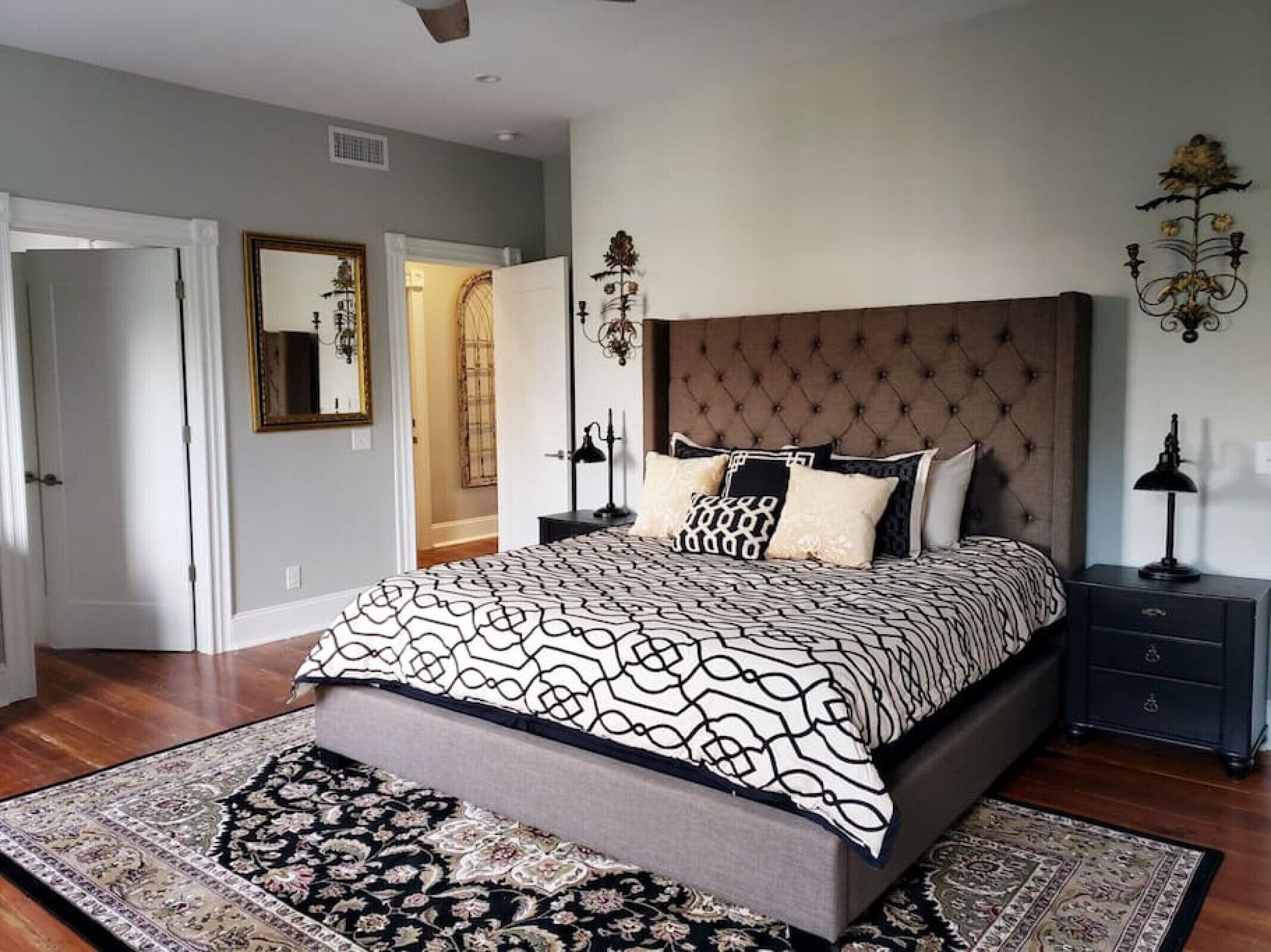 4 bedrooms, desk, iron/ironing board, free WiFi