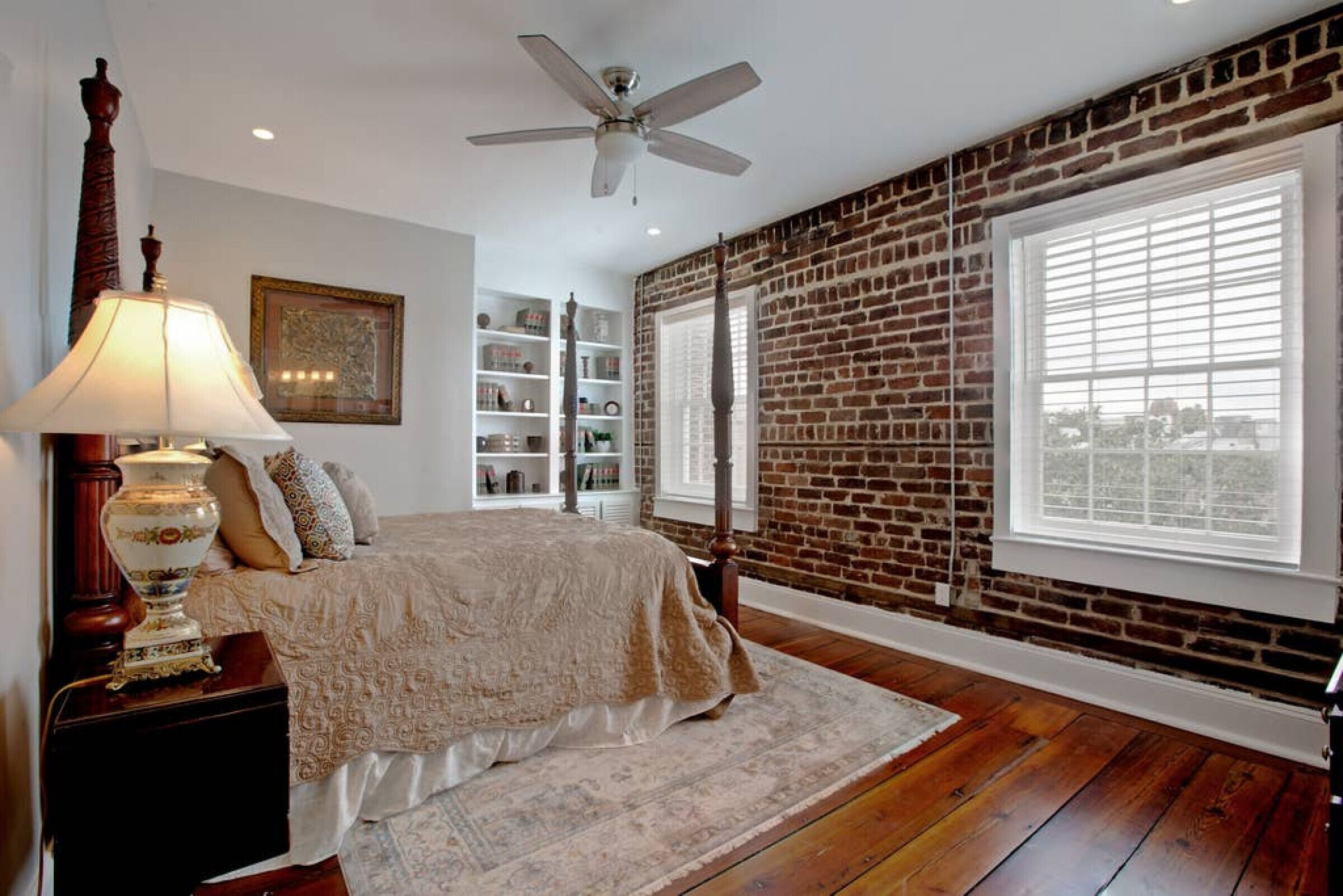 4 habitaciones, escritorio, tabla de planchar con plancha y wifi gratis 