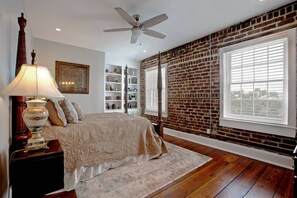 4 habitaciones, escritorio, tabla de planchar con plancha y wifi gratis 