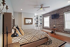 4 habitaciones, escritorio, tabla de planchar con plancha y wifi gratis 