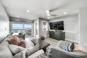 Resortwoning, 3 slaapkamers | Woonkamer | Een televisie