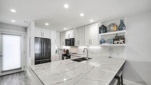 Townhome, 3 Bedrooms | Private kitchen | Fridge, microwave, stovetop, dishwasher - Into THE Blue by Bliss Beach Rentals (Miramar Beach)