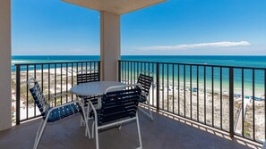 Outdoor dining - Orange Beach Alabama, 1 Bedroom Phoenix East 22102 (Orange Beach)