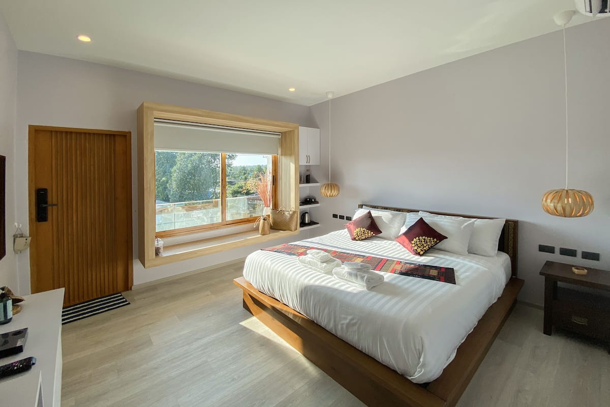 Chiang Mai Room (Free Drop Off to Airport) | Literie de qualité supérieure, articles gratuits dans le mini-bar